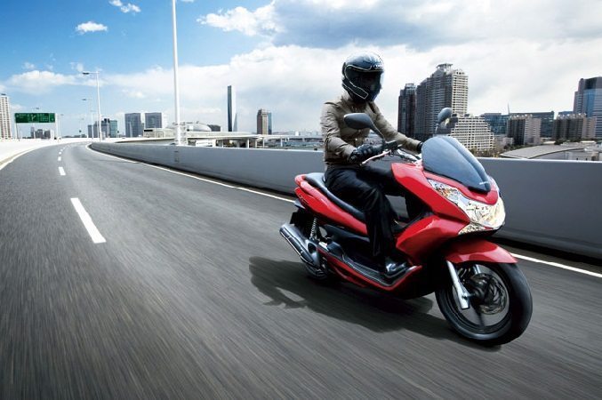 2013-Honda-PCX150-India