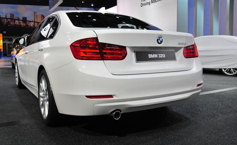 2013-bmw-320i-3