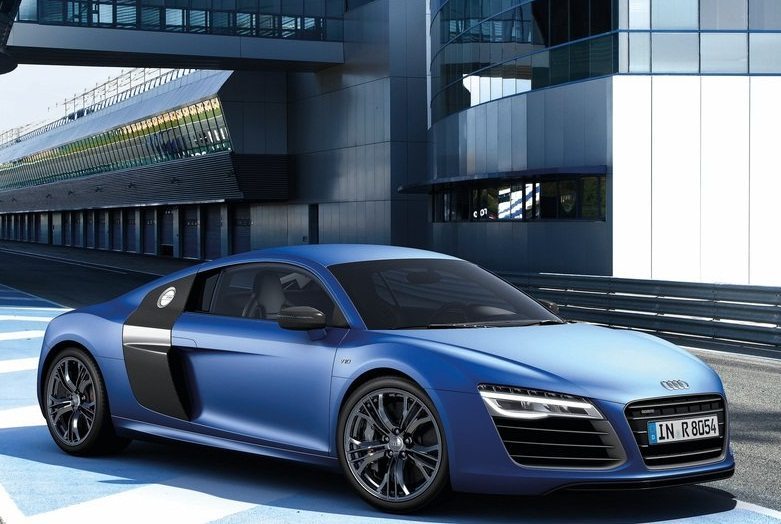 2013_Audi-R8_india