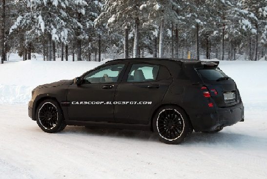 2014-Mercedes-Benz-GLA45-AMG-Rear