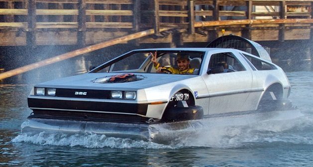 DMC-DeLorean-Hovercraft