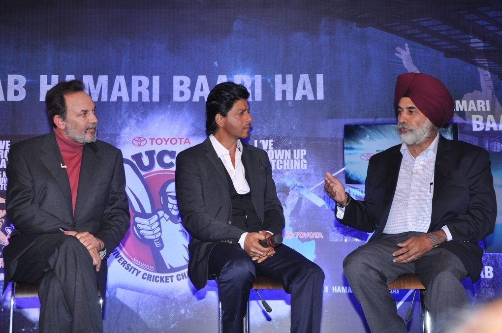 LtoR - Dr. Prannoy Roy, Founder and Executive Co-Chairperson of NDTV , Super Star Shahrukh Khan & Mr. Sandeep Singh, DMD and COO, TKM