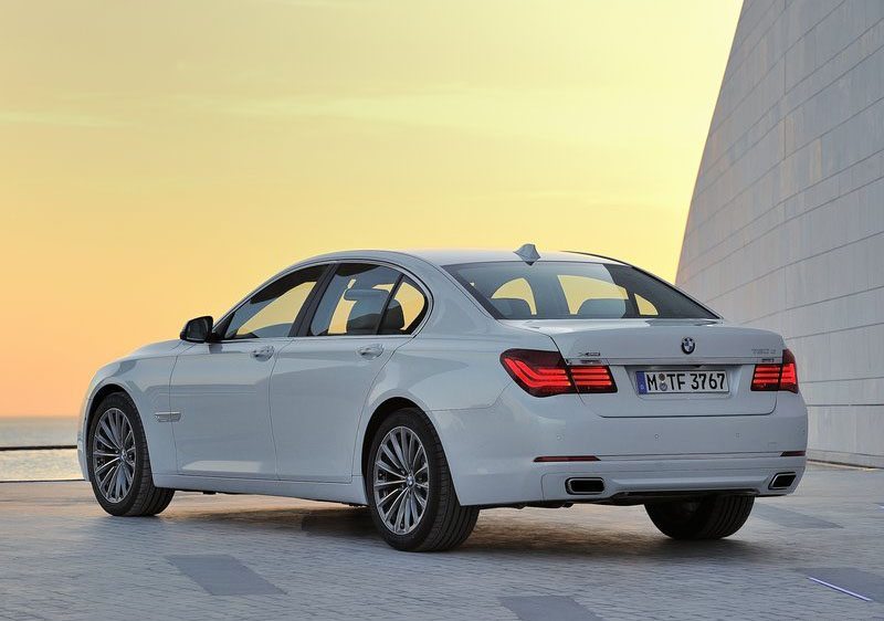 BMW-7-Series_facelift-India-2