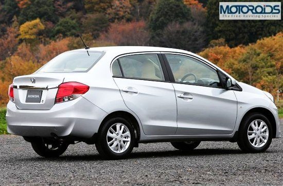 Honda-Brio-Amaze-33