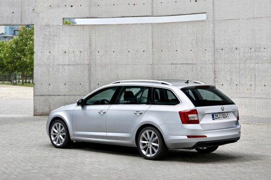 2013-Skoda-Octavia-Combi-2