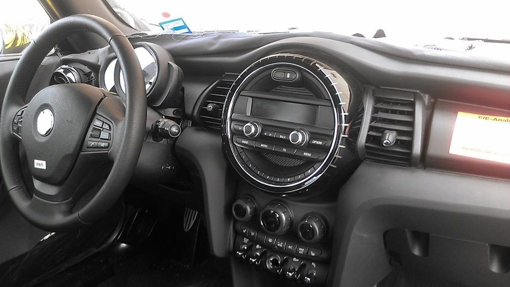 2014-Mini-dashboard-interior-revealed