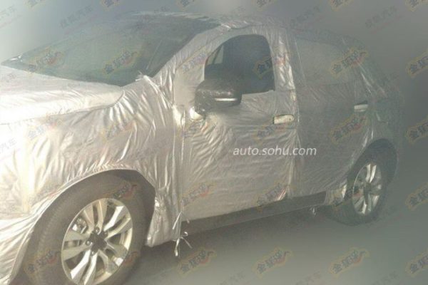 2014-Suzuki-SX4-China-2