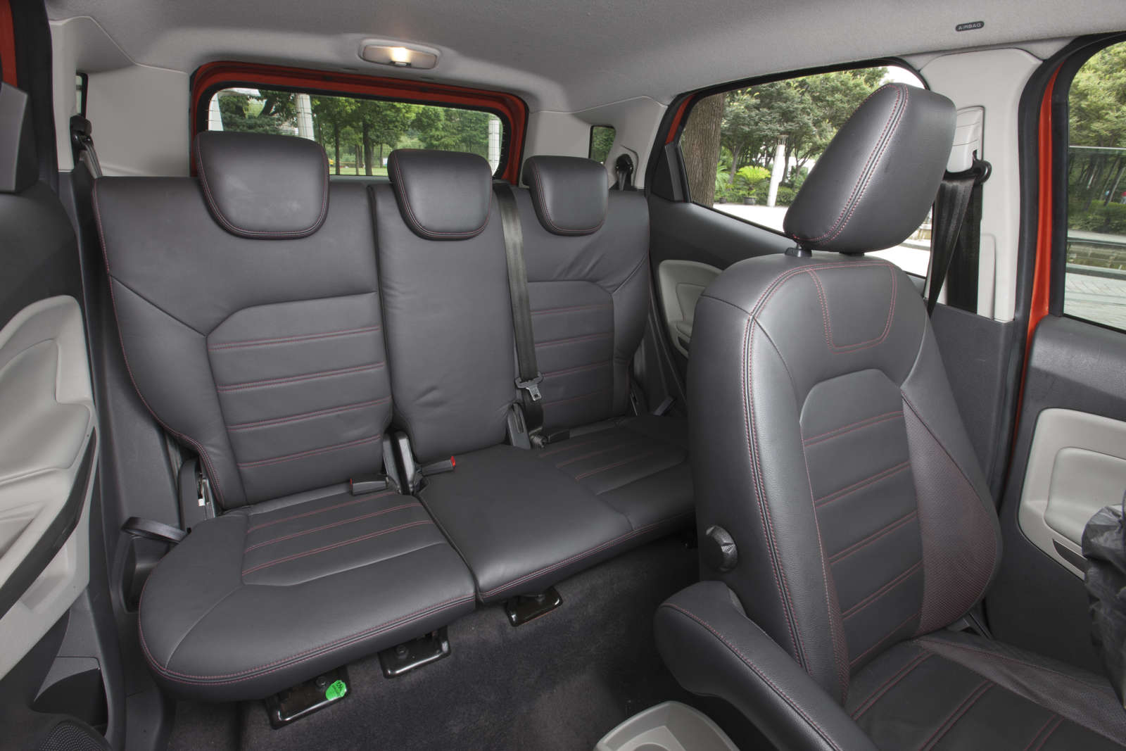 Ford_EcoSport_Seating_Rear_Space