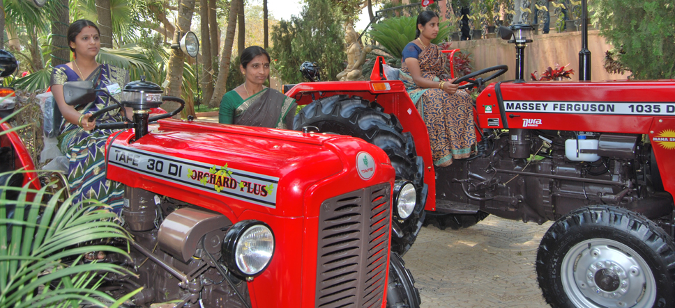 Picture 1 - Women were trained to drive Tractors @ TAFE Farmers' Day