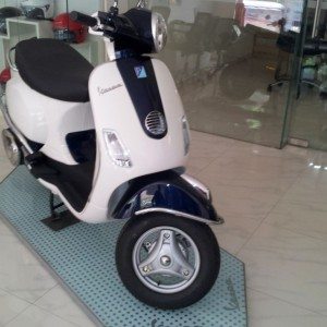 Two tone Vespa LX  Scooter