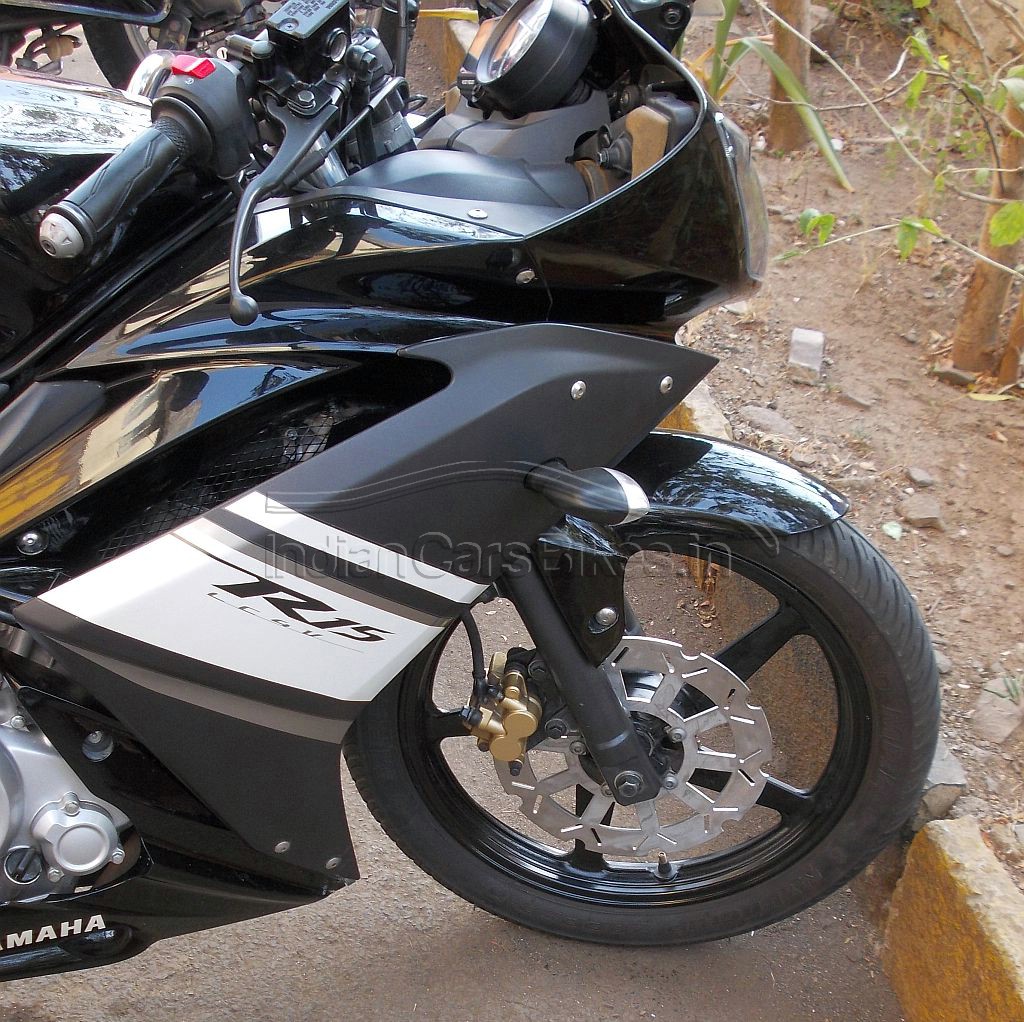 Yamaha-R15-Petal-Disc-1