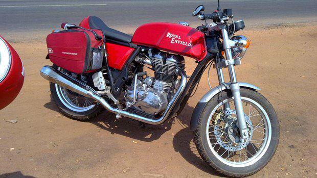 2013-Royal-Enfield-Cafe-Racer-535-India-Launch