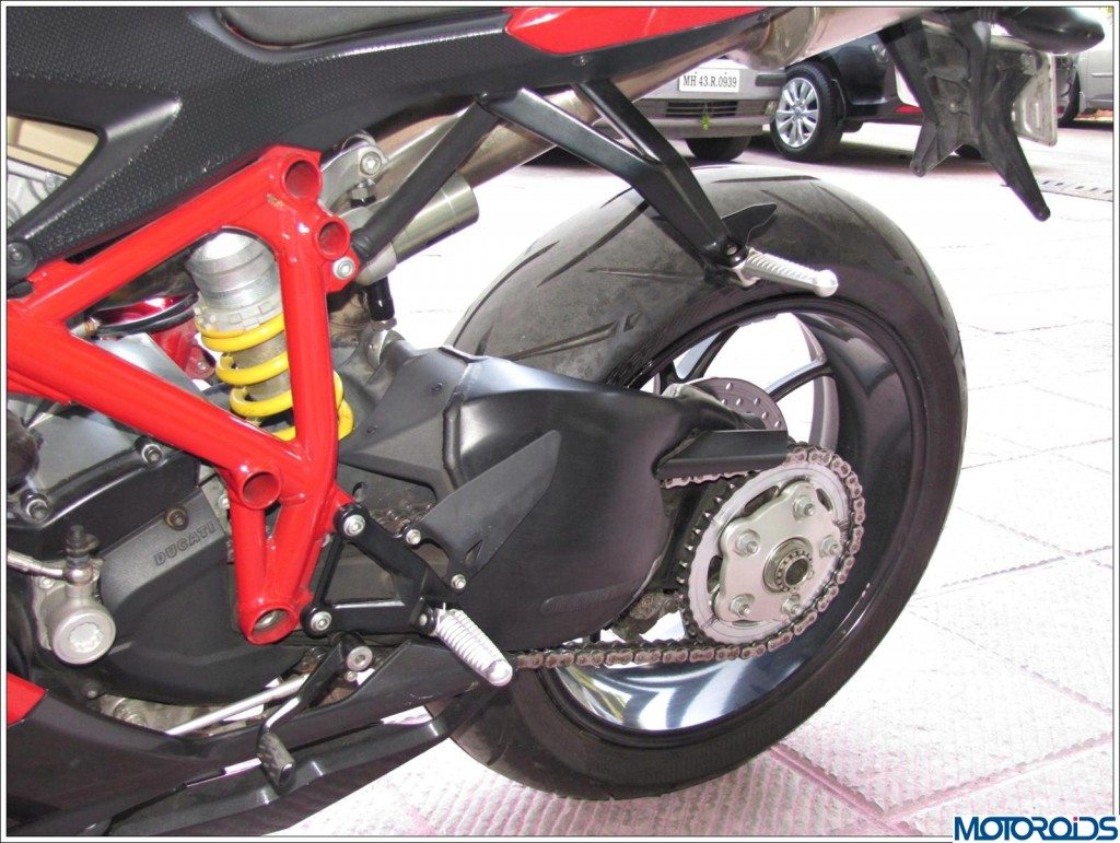 Ducati 848 Evo (18)