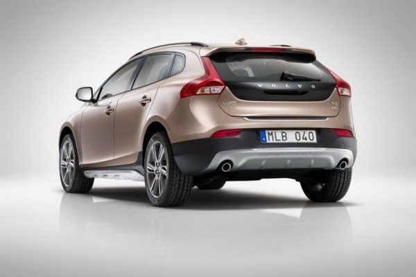 Volvo-V40-Cross-Country-India-Launch-1-600x400