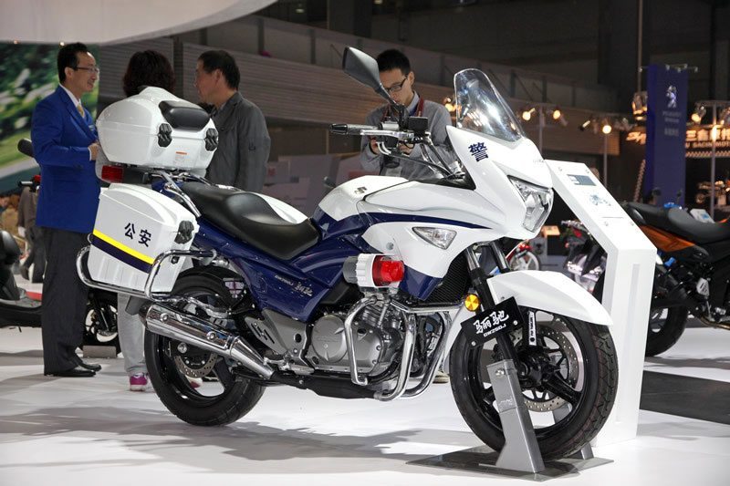 suzuki inazuma china police