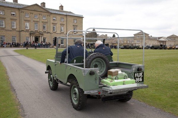 LR_65_Years_Cake_Delivery_300413_02