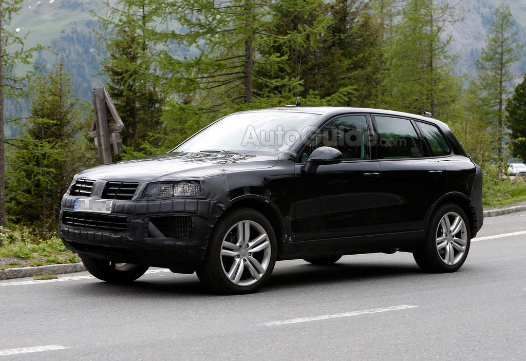 2015 Volkswagen Touareg spy shot-2