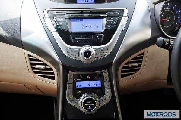 Hyundai elantra Fluidic India review (34)