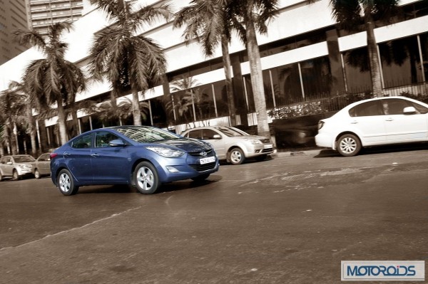 Hyundai elantra Fluidic India review (47)