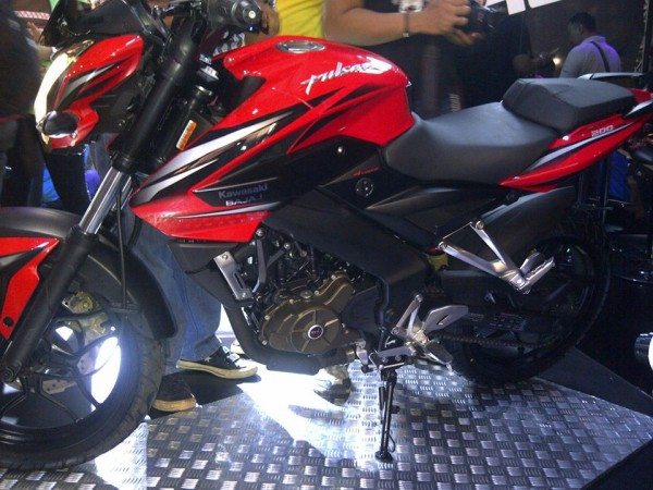 Kawasaki-Bajaj-Pulsar-200NS-Indonesia-1