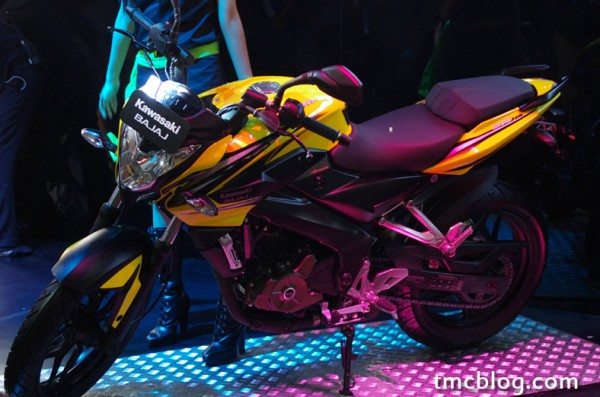 Kawasaki-Bajaj-Pulsar-200NS-Indonesia-3