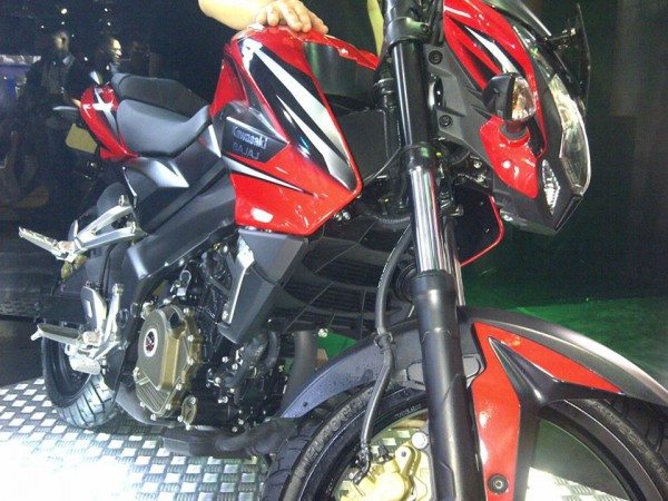 Kawasaki-Bajaj-Pulsar-200NS-Indonesia-7