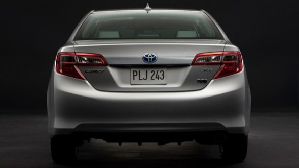 Toyota_Camry_Hybrid_3