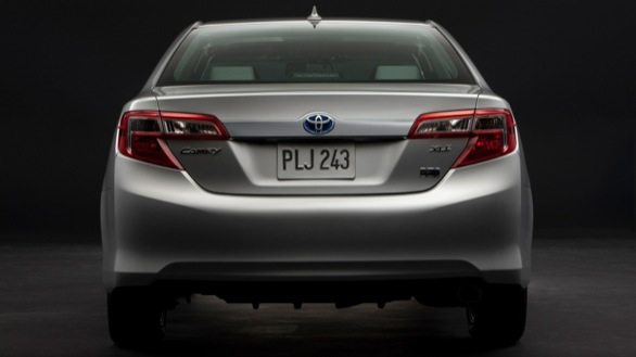 Toyota_Camry_Hybrid_3