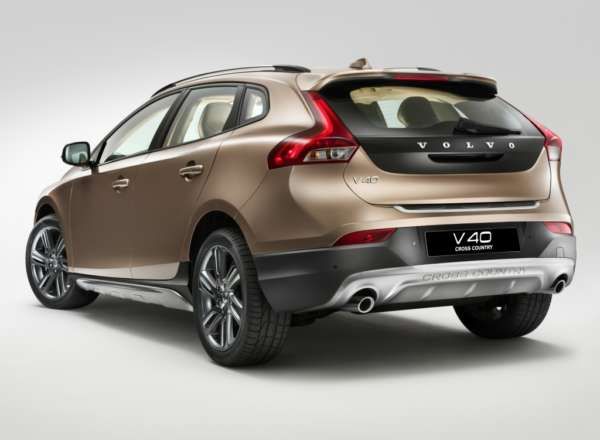 Volvo-V40-India-Price-features-diesel-engine-3