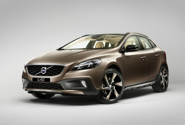 Volvo-V40-India-Price-features-diesel-engine-4