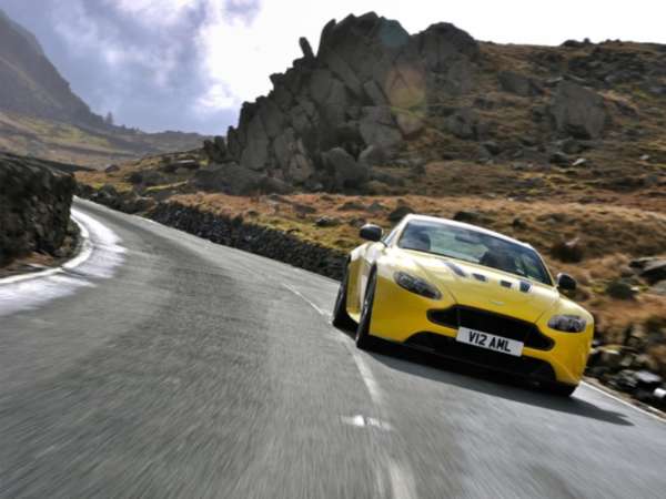 aston-martin-vantage-S