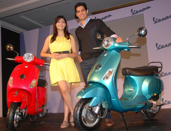 Bollywood heartthrob Sidharth Malhotra unveiled the Vespa VX in two distinctly different colours...1