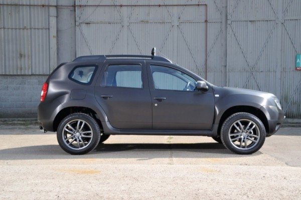 Dacia-Duster-Black-Edition-pics-3