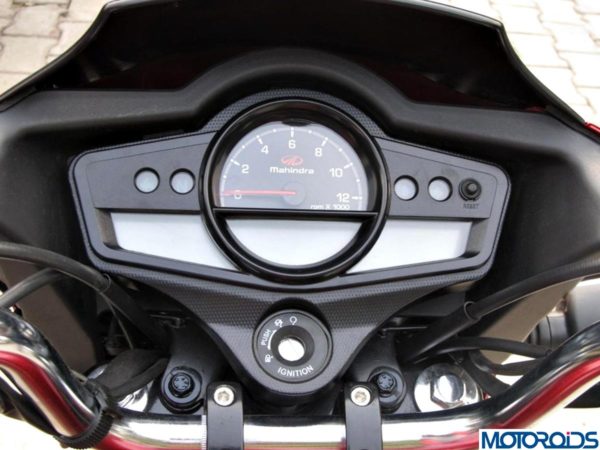 Mahindra-Centuro-Review-Mileage-Specs-6