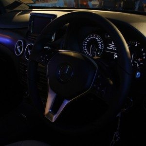 Mercedes B Class diesel B CDI pics price
