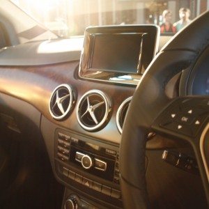 Mercedes B Class diesel B CDI pics price