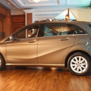 Mercedes B Class diesel B CDI pics price