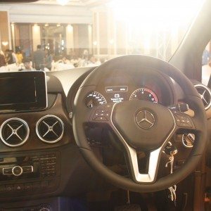 Mercedes B Class diesel B CDI pics price