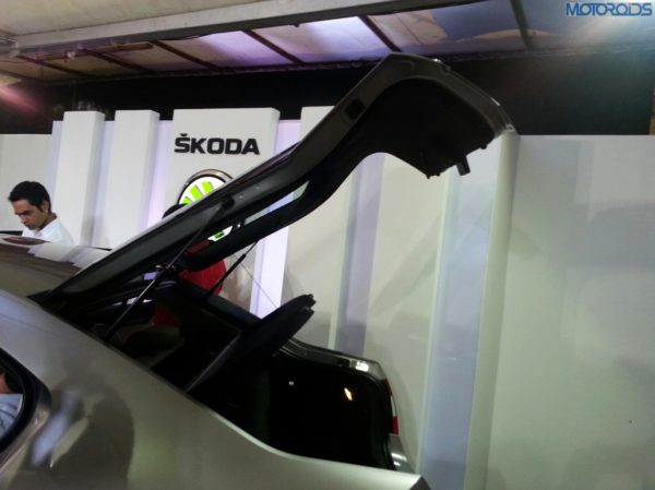 2013-Skoda-Octavia-India-launch-pics-specs-1 (13)