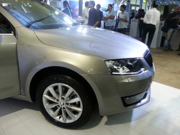 2013-Skoda-Octavia-India-launch-pics-specs-1 (18)