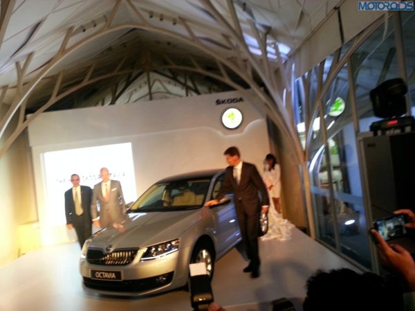 2013-Skoda-Octavia-India-launch-pics-specs-1 (4)