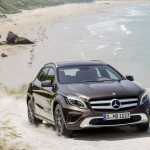 Mercedes GLA pics