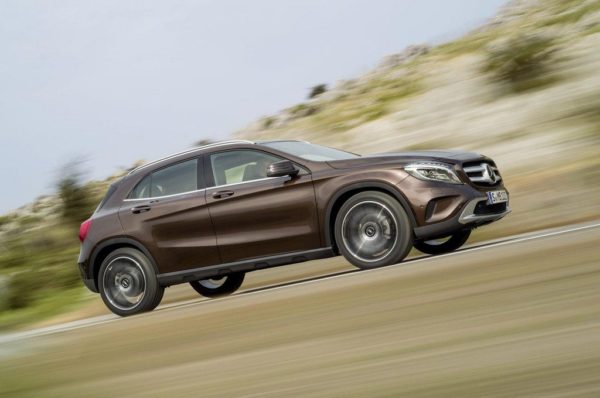 2014-Mercedes-GLA-pics-3