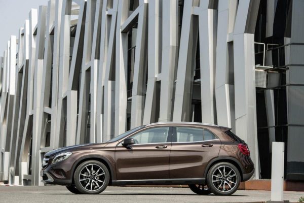 2014-Mercedes-GLA-pics-4