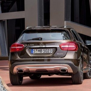 Mercedes GLA pics