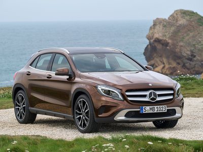 Mercedes GLA pics