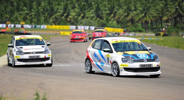 3.Prashanth Tharani leading the pack during Race 1