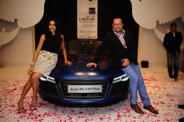 Audi India Head Mr  Michael Perschke with global Indian actress Freida Pinto at Audi Autumn Collection 2014 Showcase during Delhi Couture Week (2)