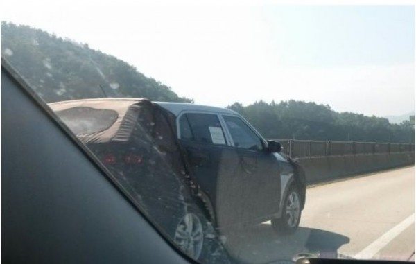 Hyundai-mini-SUV-spied-in-Korea-side