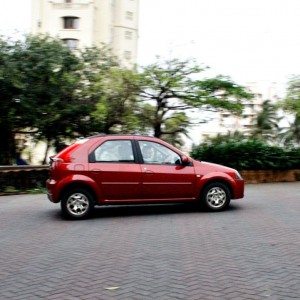 Mahindra verito Vibe India Review images